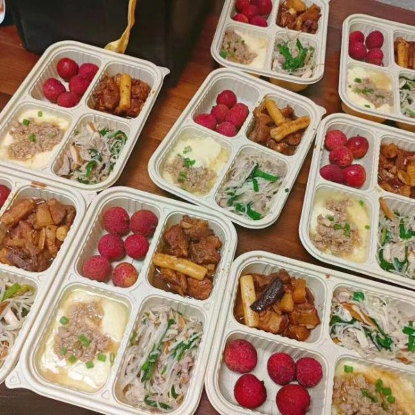 稳益配 卖盒饭上瘾的年轻人 成人小饭桌的兴起