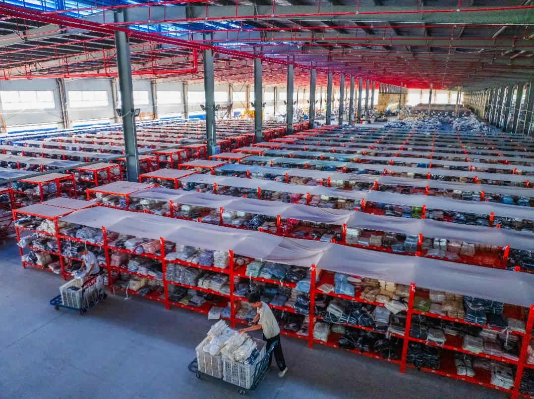 目前，张扬的店铺日均销量达1.5万单